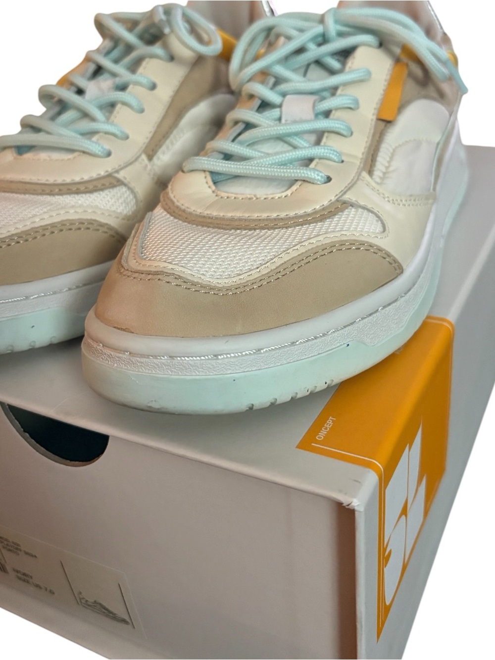 Oncept Women’s Porto Sneakers-Ivory-Sz 7-Like New